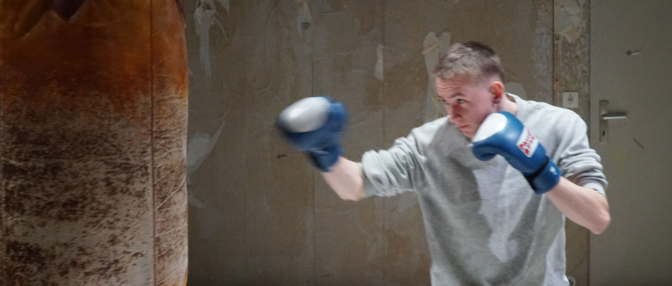 Bürgerbühne im Kleist Forum: Baseballschlägerjahre